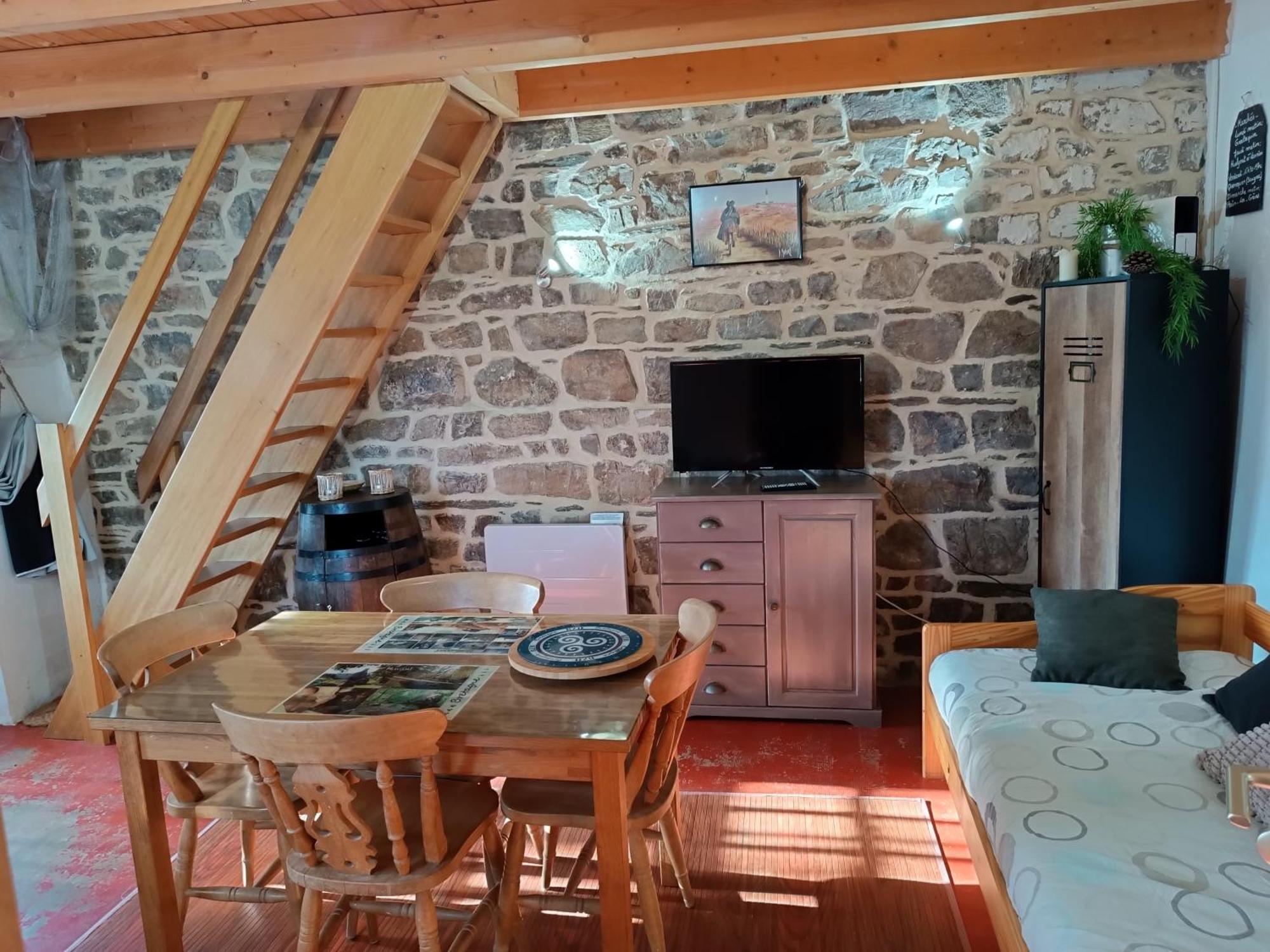 Petit Gite Cocoon Ty Bihan Ar Feunteun Scrignac Exterior photo